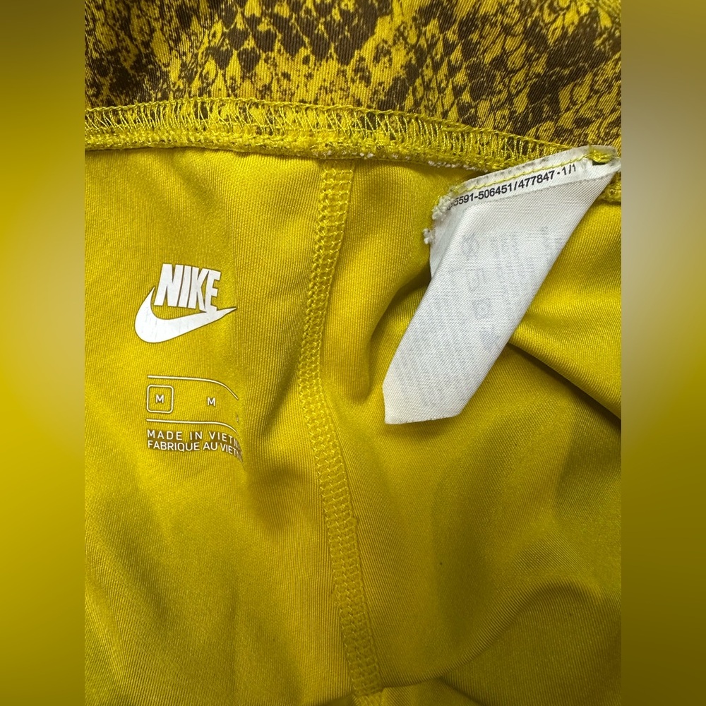 NIKE Python Legging in Speed Yellow. Like new - image 9